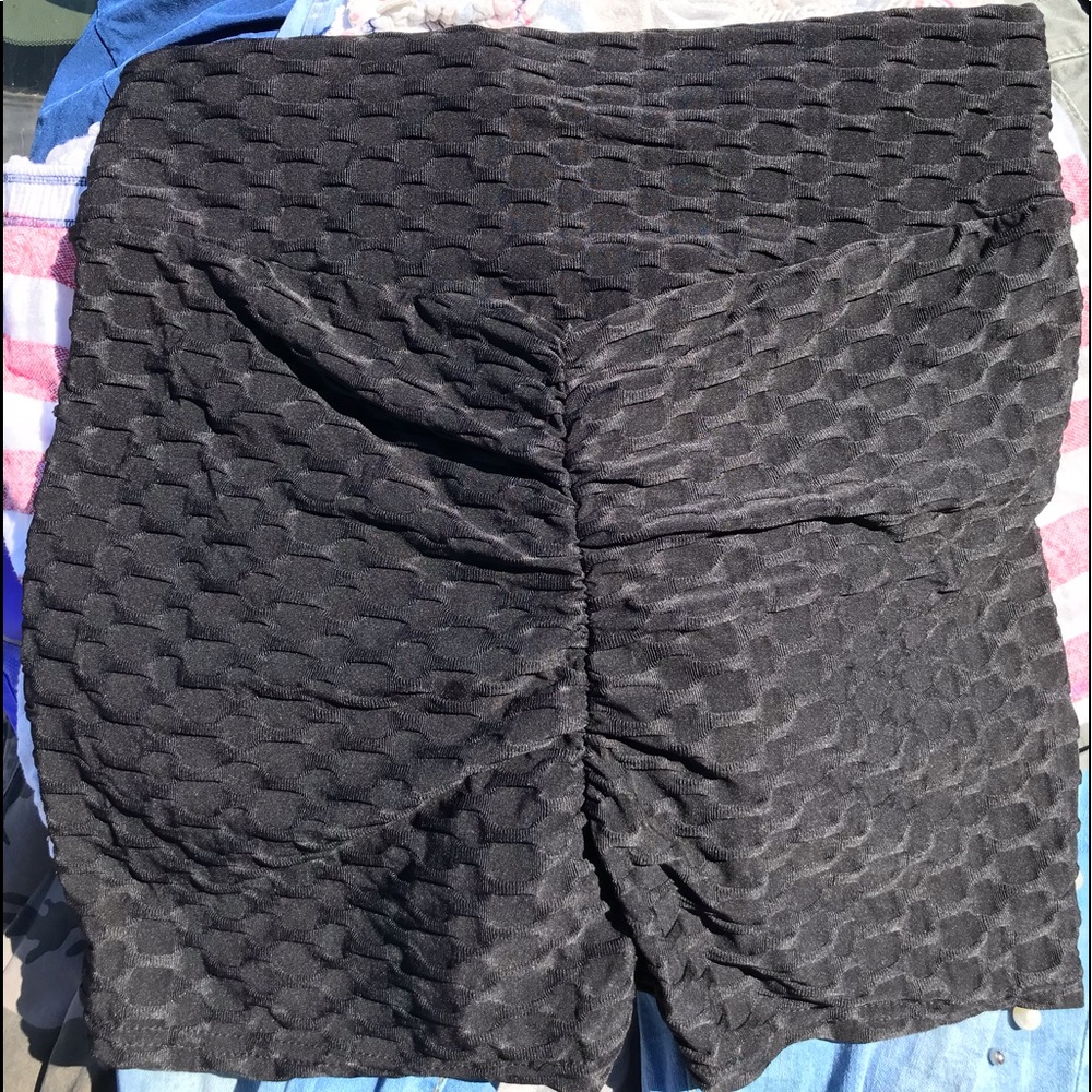Tick tock shorts black